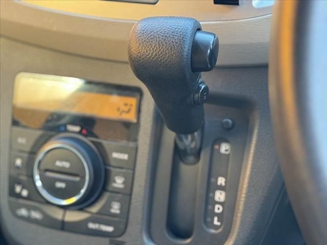 ワゴンR FX 車検整備付 オーディオ オートエアコン アイドリングストップ リモコンキー レベライザー 電格ミラー バニティミラー アームレスト シートアンダーボックス マットバイザー リアワイパー ISOーFIX(24枚目)