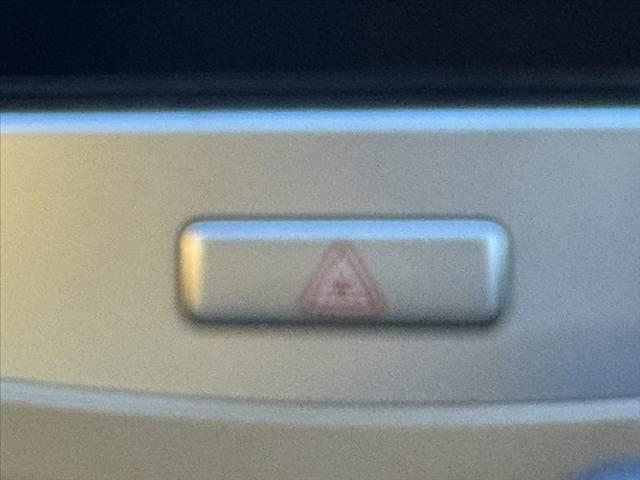 ワゴンR FX 車検整備付 オーディオ オートエアコン アイドリングストップ リモコンキー レベライザー 電格ミラー バニティミラー アームレスト シートアンダーボックス マットバイザー リアワイパー ISOーFIX(26枚目)