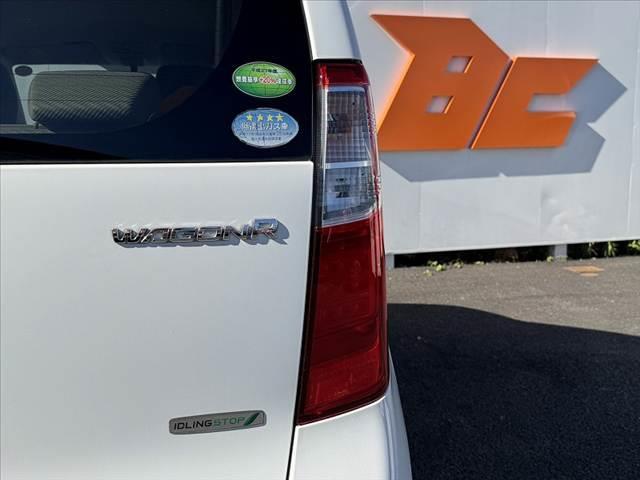 ワゴンR FX 車検整備付 オーディオ オートエアコン アイドリングストップ リモコンキー レベライザー 電格ミラー バニティミラー アームレスト シートアンダーボックス マットバイザー リアワイパー ISOーFIX(35枚目)