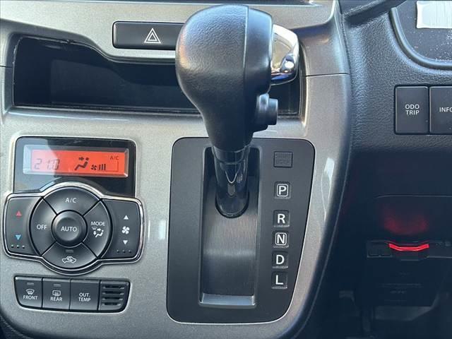 ソリオ ハイブリッドMX 禁煙車 車検整備付 パワスラ 社外ナビ フルセグ Bカメラ BT ETC レーダーブレーキ コーナーセンサー スマートキー Aストップ チルトステア アームレスト シートリフター サンシェード テーブル 純15AW(26枚目)