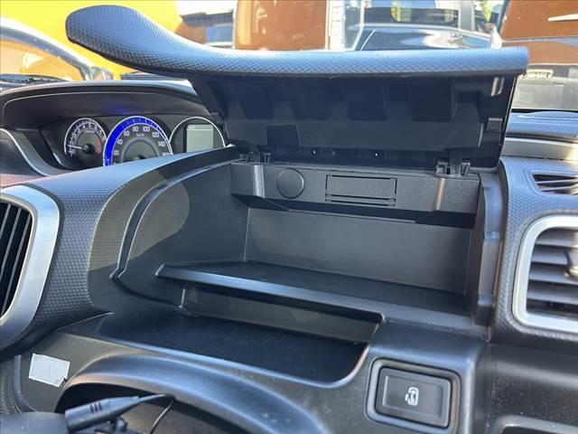 ソリオ ハイブリッドMX 禁煙車 車検整備付 パワスラ 社外ナビ フルセグ Bカメラ BT ETC レーダーブレーキ コーナーセンサー スマートキー Aストップ チルトステア アームレスト シートリフター サンシェード テーブル 純15AW(29枚目)