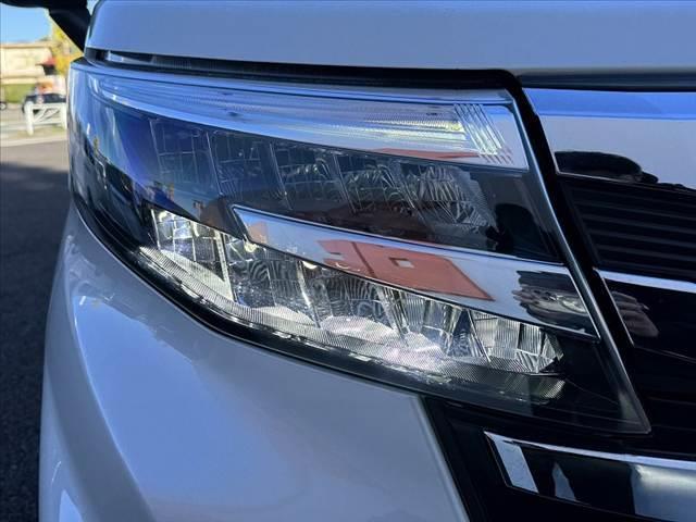 ルーミー カスタムG-T 禁煙車 後期 パノラミックビューM 9型ナビ コンフォートPKG フルセグ スマアシ 両電スラ LEDヘッド Aライト プッシュスタート クルコン シートヒーター 純15インチAW ETC ドラレコ(32枚目)