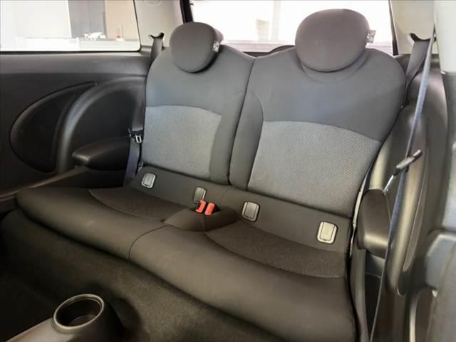 MINI ワン 禁煙車 オーディオ 6AT プッシュスタート ドラレコ ETC 12Vソケット シートリフター ISOFIX バニティミラー 電格ミラー オレンジターンランプ 17インチAW 無塗装ドアミラー(18枚目)