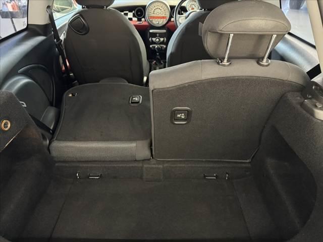 MINI ワン 禁煙車 オーディオ 6AT プッシュスタート ドラレコ ETC 12Vソケット シートリフター ISOFIX バニティミラー 電格ミラー オレンジターンランプ 17インチAW 無塗装ドアミラー(21枚目)