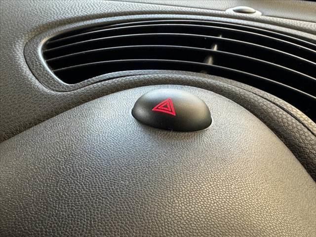 MINI ワン 禁煙車 オーディオ 6AT プッシュスタート ドラレコ ETC 12Vソケット シートリフター ISOFIX バニティミラー 電格ミラー オレンジターンランプ 17インチAW 無塗装ドアミラー(27枚目)