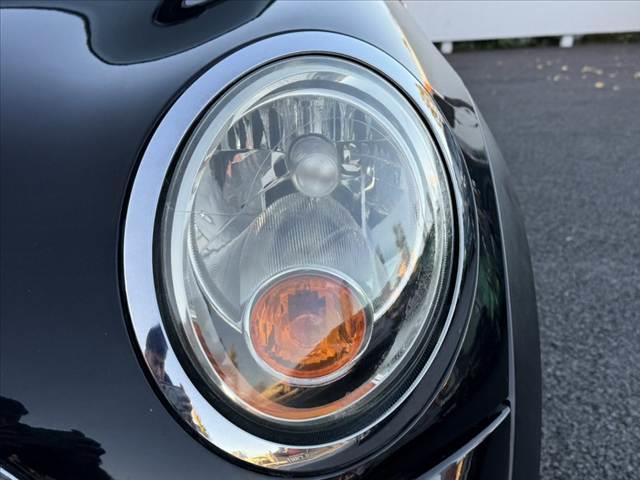 MINI ワン 禁煙車 オーディオ 6AT プッシュスタート ドラレコ ETC 12Vソケット シートリフター ISOFIX バニティミラー 電格ミラー オレンジターンランプ 17インチAW 無塗装ドアミラー(31枚目)