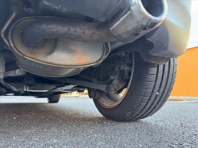 MINI ワン 禁煙車 オーディオ 6AT プッシュスタート ドラレコ ETC 12Vソケット シートリフター ISOFIX バニティミラー 電格ミラー オレンジターンランプ 17インチAW 無塗装ドアミラー(47枚目)