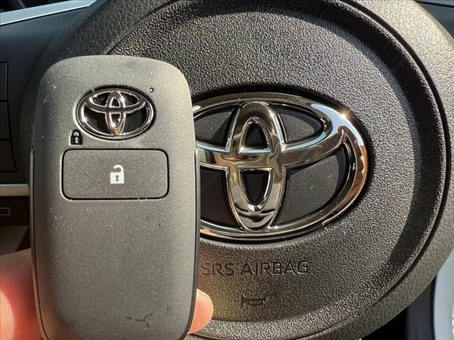 ライズ 　禁煙　２トーン　９インチＤＡ　パノラミックビューモニター　ＢＳＭ　スマアシ　キーフリーシステム　ＬＥＤヘッド　シーケンシャルランプ　オートライト　フォグ　　シートヒーター　アップルカープレイ（4枚目）