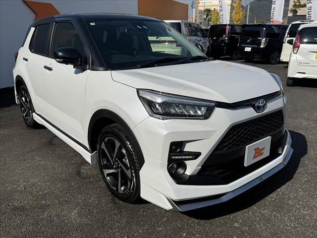 ライズ 　禁煙　２トーン　９インチＤＡ　パノラミックビューモニター　ＢＳＭ　スマアシ　キーフリーシステム　ＬＥＤヘッド　シーケンシャルランプ　オートライト　フォグ　　シートヒーター　アップルカープレイ（8枚目）