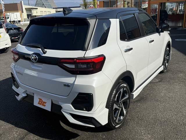 ライズ 　禁煙　２トーン　９インチＤＡ　パノラミックビューモニター　ＢＳＭ　スマアシ　キーフリーシステム　ＬＥＤヘッド　シーケンシャルランプ　オートライト　フォグ　　シートヒーター　アップルカープレイ（13枚目）