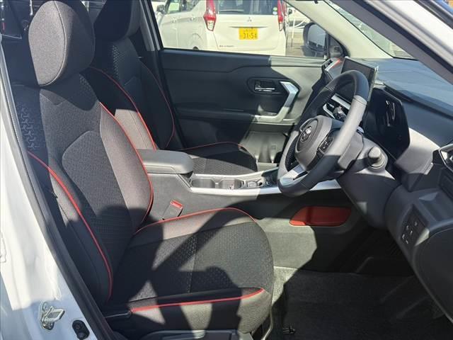 ライズ 　禁煙　２トーン　９インチＤＡ　パノラミックビューモニター　ＢＳＭ　スマアシ　キーフリーシステム　ＬＥＤヘッド　シーケンシャルランプ　オートライト　フォグ　　シートヒーター　アップルカープレイ（16枚目）