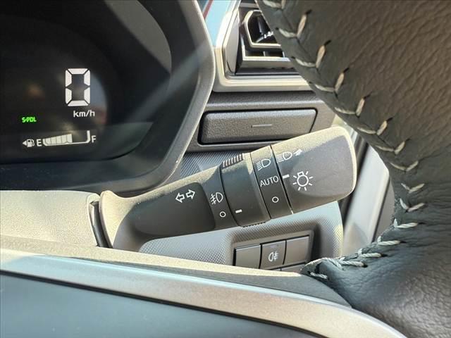 ライズ 　禁煙　２トーン　９インチＤＡ　パノラミックビューモニター　ＢＳＭ　スマアシ　キーフリーシステム　ＬＥＤヘッド　シーケンシャルランプ　オートライト　フォグ　　シートヒーター　アップルカープレイ（23枚目）