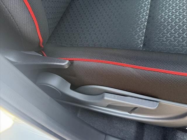 ライズ 　禁煙　２トーン　９インチＤＡ　パノラミックビューモニター　ＢＳＭ　スマアシ　キーフリーシステム　ＬＥＤヘッド　シーケンシャルランプ　オートライト　フォグ　　シートヒーター　アップルカープレイ（31枚目）