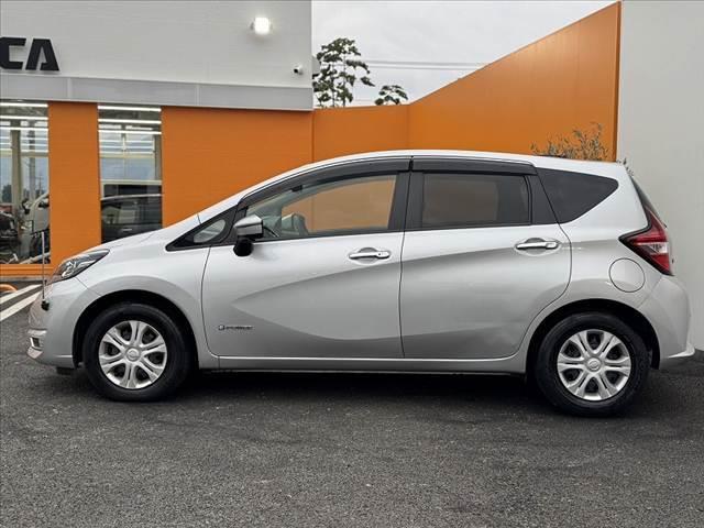 ノート e-パワー B 禁煙車 車検整備付 後期 アラビュー インテリジェントRミラー エマブレ フロントバックソナー Aライト オーディオ プライバシーガラス Rワイパー シートリフター バニティミラー 電格ミラー(11枚目)