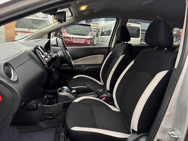 ノート e-パワー B 禁煙車 車検整備付 後期 アラビュー インテリジェントRミラー エマブレ フロントバックソナー Aライト オーディオ プライバシーガラス Rワイパー シートリフター バニティミラー 電格ミラー(17枚目)