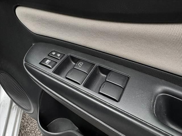 ノート e-パワー B 禁煙車 車検整備付 後期 アラビュー インテリジェントRミラー エマブレ フロントバックソナー Aライト オーディオ プライバシーガラス Rワイパー シートリフター バニティミラー 電格ミラー(21枚目)
