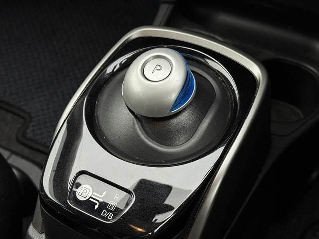 ノート e-パワー B 禁煙車 車検整備付 後期 アラビュー インテリジェントRミラー エマブレ フロントバックソナー Aライト オーディオ プライバシーガラス Rワイパー シートリフター バニティミラー 電格ミラー(25枚目)