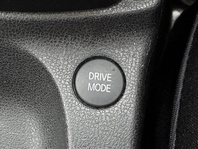 ノート e-パワー B 禁煙車 車検整備付 後期 アラビュー インテリジェントRミラー エマブレ フロントバックソナー Aライト オーディオ プライバシーガラス Rワイパー シートリフター バニティミラー 電格ミラー(26枚目)