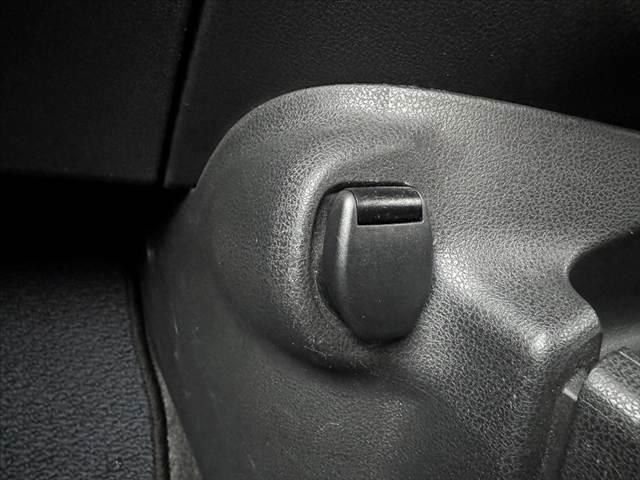 ノート e-パワー B 禁煙車 車検整備付 後期 アラビュー インテリジェントRミラー エマブレ フロントバックソナー Aライト オーディオ プライバシーガラス Rワイパー シートリフター バニティミラー 電格ミラー(30枚目)