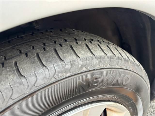 ノート e-パワー B 禁煙車 車検整備付 後期 アラビュー インテリジェントRミラー エマブレ フロントバックソナー Aライト オーディオ プライバシーガラス Rワイパー シートリフター バニティミラー 電格ミラー(40枚目)