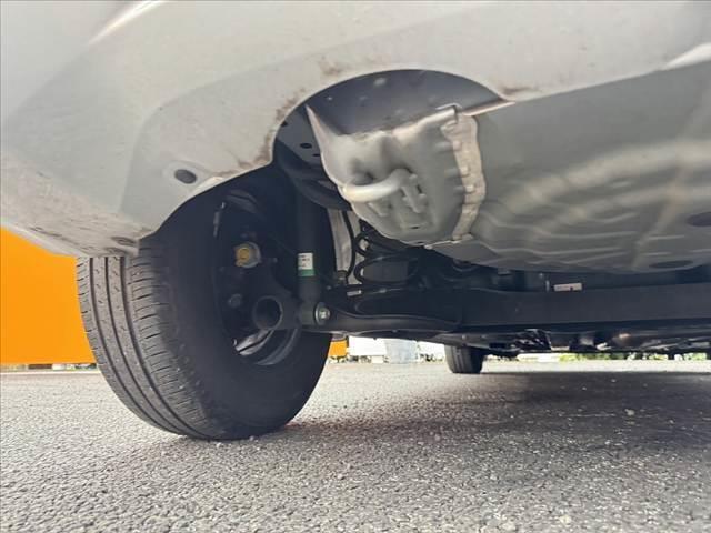 ノート e-パワー B 禁煙車 車検整備付 後期 アラビュー インテリジェントRミラー エマブレ フロントバックソナー Aライト オーディオ プライバシーガラス Rワイパー シートリフター バニティミラー 電格ミラー(46枚目)