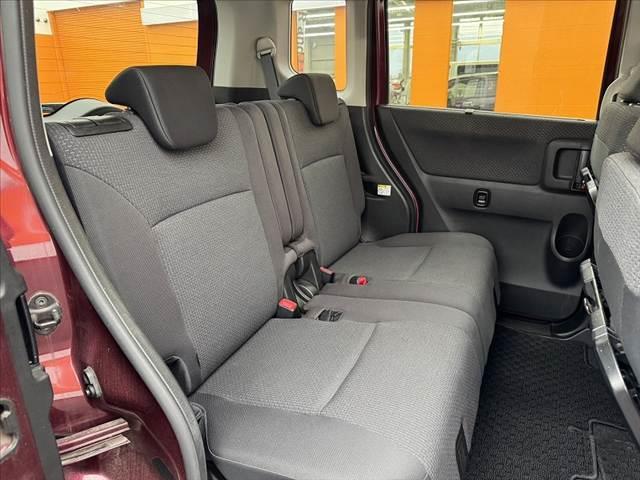 ソリオ ハイブリッドＭＸ　禁煙車　車検整備付　後期　セーフティサポート　電スラ　ナビ　Ｂカメラ　レーダークルーズコントロール　Ａストップ　ＥＴＣ　ドラレコ　シートヒーター　ステアリングスイッチ　ＳＲＳエアバッグ　アームレスト（20枚目）