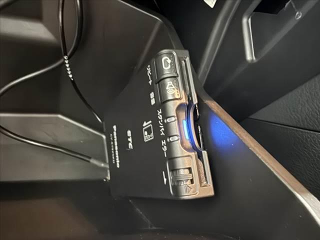 フォレスター 2.0i-L アイサイト 禁煙車 車検整備付 後期 アイサイト Pシート Pスタート ナビ Bカメラ ワンセグ スマートキー Pシート レーンキープ ACC 横滑り防止 パドルシフト Aストップ LED シートヒーター(23枚目)