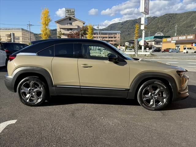 ＭＸ－３０ モダンコンフィデンス　禁煙車　車検整備付　セーフティＰＫＧ　８．８インチナビ　Ｂカメラ　ＢＴ　フルセグ　スマートキー　ＢＳＭ　Ａハイビーム　ＬＥＤ　シートヒーター　メモリーシート　ＥＴＣ　前後ドラレコ　純１８インチＡＷ（12枚目）