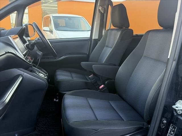 ヴォクシー ＺＳ　煌　禁煙車　セーフティセンスＣ　９インチナビ　フルセグ　Ｂカメラ　両電スラ　ＬＥＤヘッド　Ａライト　スマートキー　チルトステ　シートリフター　アームレスト　１６インチＡＷ　革巻ステ　ＷＳＲＳエアバッグ（17枚目）