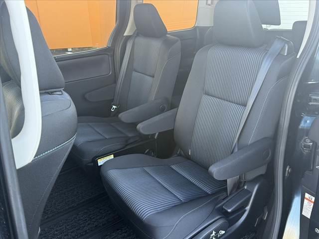 ヴォクシー ＺＳ　煌　禁煙車　セーフティセンスＣ　９インチナビ　フルセグ　Ｂカメラ　両電スラ　ＬＥＤヘッド　Ａライト　スマートキー　チルトステ　シートリフター　アームレスト　１６インチＡＷ　革巻ステ　ＷＳＲＳエアバッグ（18枚目）