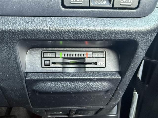 ヴォクシー ＺＳ　煌　禁煙車　セーフティセンスＣ　９インチナビ　フルセグ　Ｂカメラ　両電スラ　ＬＥＤヘッド　Ａライト　スマートキー　チルトステ　シートリフター　アームレスト　１６インチＡＷ　革巻ステ　ＷＳＲＳエアバッグ（22枚目）