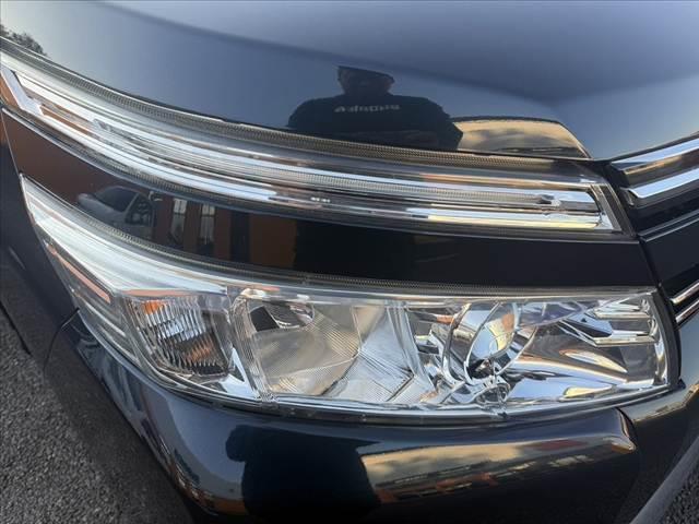 ヴォクシー ＺＳ　煌　禁煙車　セーフティセンスＣ　９インチナビ　フルセグ　Ｂカメラ　両電スラ　ＬＥＤヘッド　Ａライト　スマートキー　チルトステ　シートリフター　アームレスト　１６インチＡＷ　革巻ステ　ＷＳＲＳエアバッグ（33枚目）