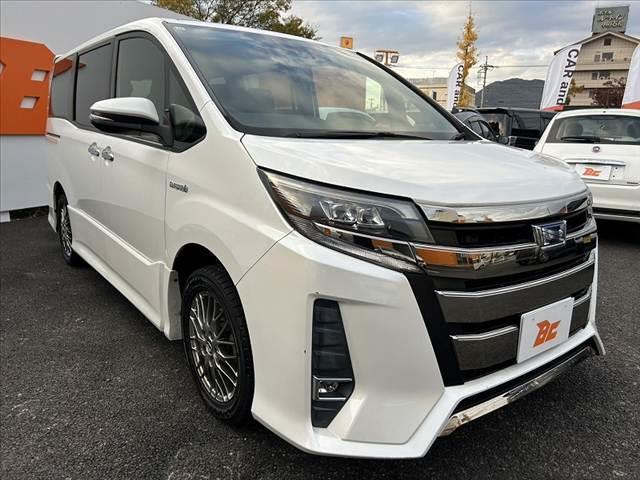 ノア ハイブリッドＳｉ　ダブルバイビー　禁煙車　後期　９型ナビ　ＦＤモニター　セーフティセンスＣ　フルセグ　両電スラ　バックカメラ　ＬＥＤヘッド　オートライト　フォグ　スマートキー　合皮コンビシート　快適温熱シート　クルコン　ＥＴＣ（8枚目）