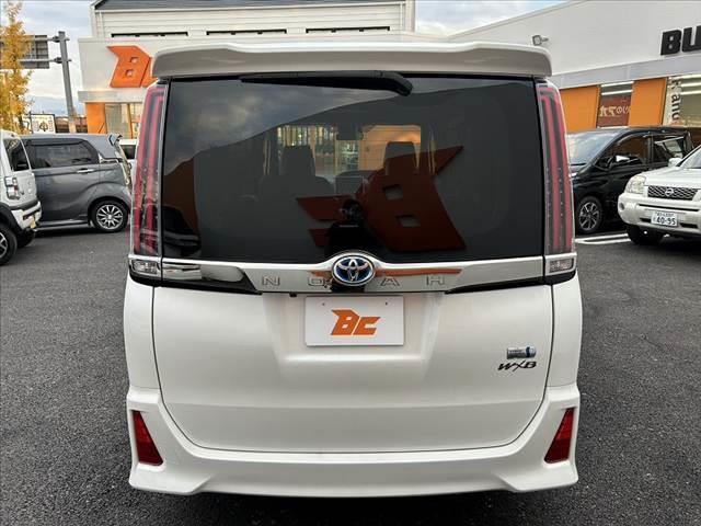 ノア ハイブリッドＳｉ　ダブルバイビー　禁煙車　後期　９型ナビ　ＦＤモニター　セーフティセンスＣ　フルセグ　両電スラ　バックカメラ　ＬＥＤヘッド　オートライト　フォグ　スマートキー　合皮コンビシート　快適温熱シート　クルコン　ＥＴＣ（14枚目）