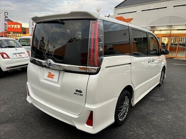 ノア ハイブリッドＳｉ　ダブルバイビー　禁煙車　後期　９型ナビ　ＦＤモニター　セーフティセンスＣ　フルセグ　両電スラ　バックカメラ　ＬＥＤヘッド　オートライト　フォグ　スマートキー　合皮コンビシート　快適温熱シート　クルコン　ＥＴＣ（15枚目）