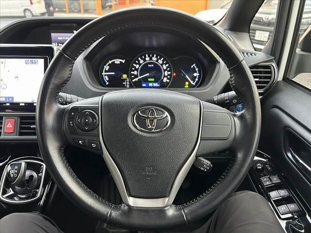 ノア ハイブリッドＳｉ　ダブルバイビー　禁煙車　後期　９型ナビ　ＦＤモニター　セーフティセンスＣ　フルセグ　両電スラ　バックカメラ　ＬＥＤヘッド　オートライト　フォグ　スマートキー　合皮コンビシート　快適温熱シート　クルコン　ＥＴＣ（29枚目）