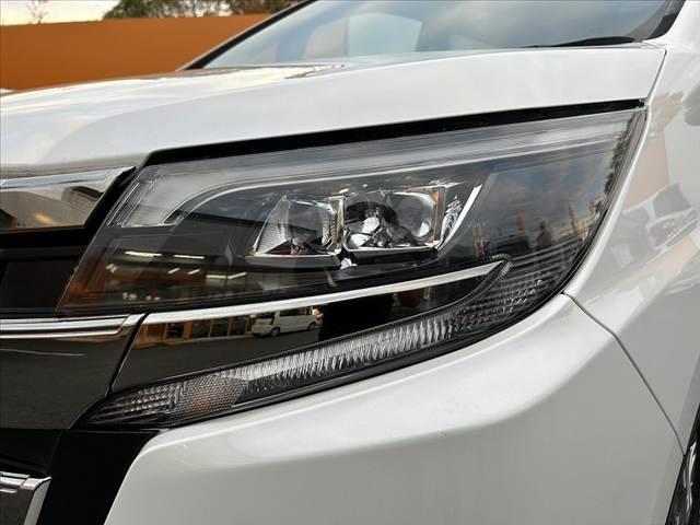 ノア ハイブリッドＳｉ　ダブルバイビー　禁煙車　後期　９型ナビ　ＦＤモニター　セーフティセンスＣ　フルセグ　両電スラ　バックカメラ　ＬＥＤヘッド　オートライト　フォグ　スマートキー　合皮コンビシート　快適温熱シート　クルコン　ＥＴＣ（34枚目）