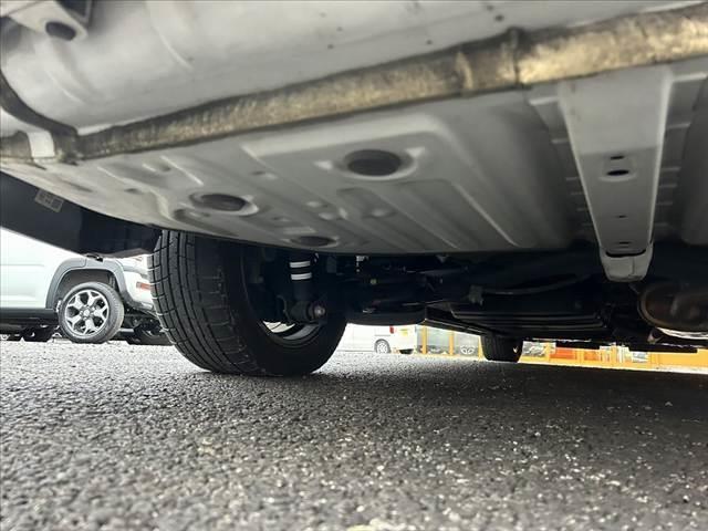 ノア ハイブリッドＳｉ　ダブルバイビー　禁煙車　後期　９型ナビ　ＦＤモニター　セーフティセンスＣ　フルセグ　両電スラ　バックカメラ　ＬＥＤヘッド　オートライト　フォグ　スマートキー　合皮コンビシート　快適温熱シート　クルコン　ＥＴＣ（45枚目）