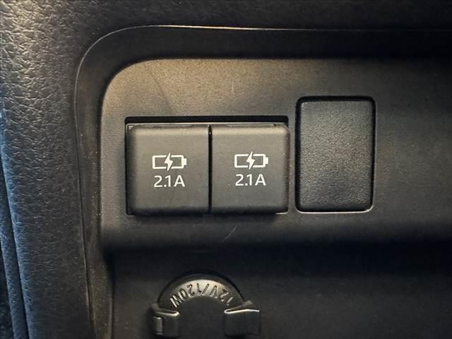 ヴォクシー ＺＳ　煌ＩＩＩ　禁煙車　後期　セーフティセンス　両電スラ　９インチナビ　ＦＤモニター　Ｂカメラ　フルセグ　ＢＴ　ステリモ　スマートキー　クルコン　横滑り防止　Ａストップ　Ａライト　ＬＥＤヘッド　　純１６インチＡＷ（7枚目）