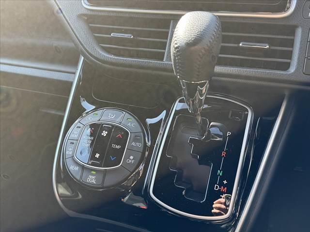 ヴォクシー ＺＳ　煌ＩＩＩ　禁煙車　後期　セーフティセンス　両電スラ　９インチナビ　ＦＤモニター　Ｂカメラ　フルセグ　ＢＴ　ステリモ　スマートキー　クルコン　横滑り防止　Ａストップ　Ａライト　ＬＥＤヘッド　　純１６インチＡＷ（25枚目）