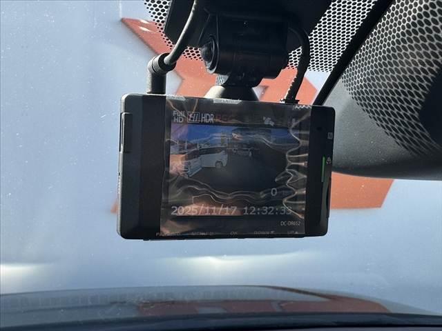 ヴォクシー ＺＳ　煌ＩＩＩ　禁煙車　後期　セーフティセンス　両電スラ　９インチナビ　ＦＤモニター　Ｂカメラ　フルセグ　ＢＴ　ステリモ　スマートキー　クルコン　横滑り防止　Ａストップ　Ａライト　ＬＥＤヘッド　　純１６インチＡＷ（26枚目）