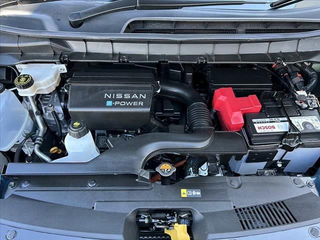 セレナ e-パワー ルキシオン 禁煙車 クリアビューPKG 12.3型ナビ 360度セーフティ 両電スラ インテリキー 合皮シート シートヒーター ステアヒーター 純16インチAW ETC2.0 インテリジェントルームミラー(48枚目)