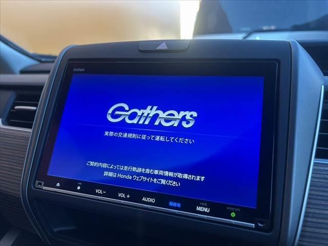 フリードハイブリッド ハイブリッド・クロスターホンダセンシング　禁煙車　車検整備付　後期　９型ナビ　ホンダセンシング　フルセグ　バックカメラ　両電スラ　ＬＥＤヘッド　オートライト　スマートキー　純１５インチＡＷ　合皮コンビシート　ルーフレール　ＥＴＣ　ドラレコ（3枚目）