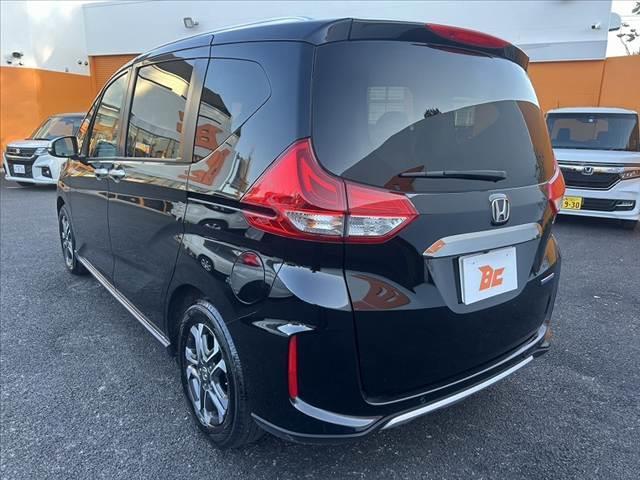 フリードハイブリッド ハイブリッド・クロスターホンダセンシング　禁煙車　車検整備付　後期　９型ナビ　ホンダセンシング　フルセグ　バックカメラ　両電スラ　ＬＥＤヘッド　オートライト　スマートキー　純１５インチＡＷ　合皮コンビシート　ルーフレール　ＥＴＣ　ドラレコ（13枚目）