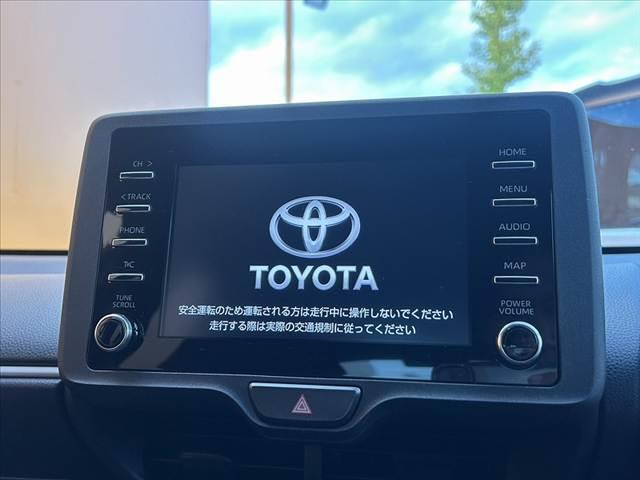 ヤリス Ｘ　禁煙車　車検整備付　純正ナビ　バックガイドモニター　クリアランスソナー　セーフティセンス　レーンキープ　パーキングサポート　スマートキー　ドラレコ　ステリモ　ＥＴＣ　ウレタン製ステア　バニティミラー（4枚目）
