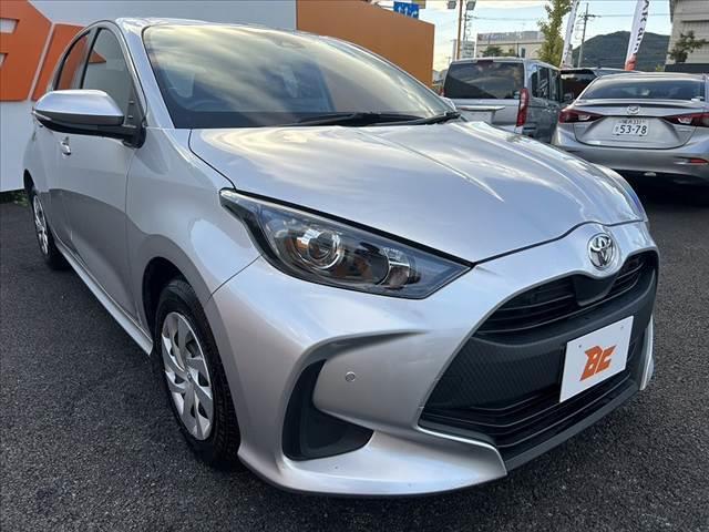 ヤリス Ｘ　禁煙車　車検整備付　純正ナビ　バックガイドモニター　クリアランスソナー　セーフティセンス　レーンキープ　パーキングサポート　スマートキー　ドラレコ　ステリモ　ＥＴＣ　ウレタン製ステア　バニティミラー（8枚目）