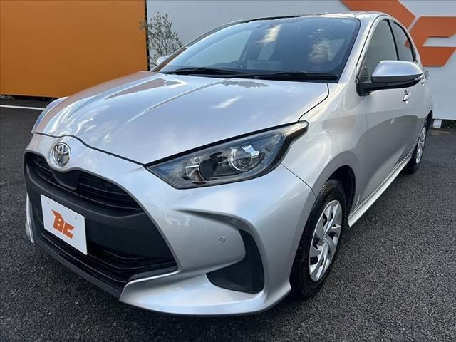 ヤリス Ｘ　禁煙車　車検整備付　純正ナビ　バックガイドモニター　クリアランスソナー　セーフティセンス　レーンキープ　パーキングサポート　スマートキー　ドラレコ　ステリモ　ＥＴＣ　ウレタン製ステア　バニティミラー（10枚目）