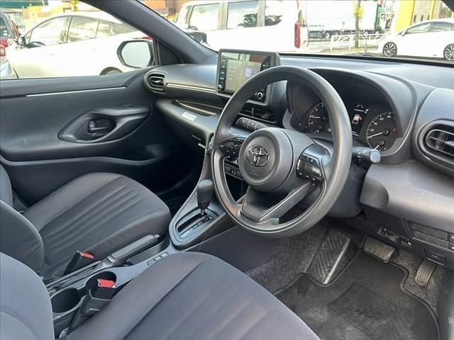 ヤリス Ｘ　禁煙車　車検整備付　純正ナビ　バックガイドモニター　クリアランスソナー　セーフティセンス　レーンキープ　パーキングサポート　スマートキー　ドラレコ　ステリモ　ＥＴＣ　ウレタン製ステア　バニティミラー（16枚目）