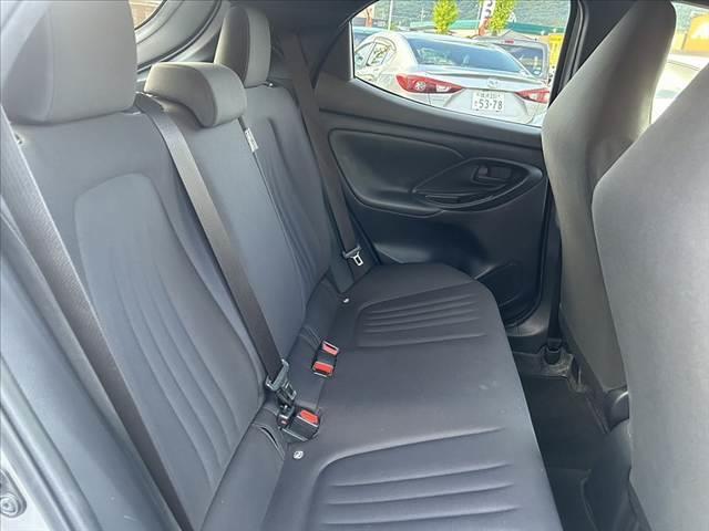 ヤリス Ｘ　禁煙車　車検整備付　純正ナビ　バックガイドモニター　クリアランスソナー　セーフティセンス　レーンキープ　パーキングサポート　スマートキー　ドラレコ　ステリモ　ＥＴＣ　ウレタン製ステア　バニティミラー（19枚目）
