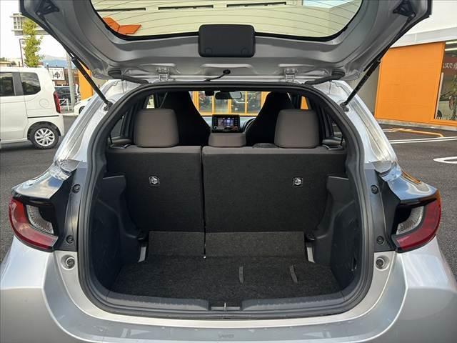 ヤリス Ｘ　禁煙車　車検整備付　純正ナビ　バックガイドモニター　クリアランスソナー　セーフティセンス　レーンキープ　パーキングサポート　スマートキー　ドラレコ　ステリモ　ＥＴＣ　ウレタン製ステア　バニティミラー（21枚目）